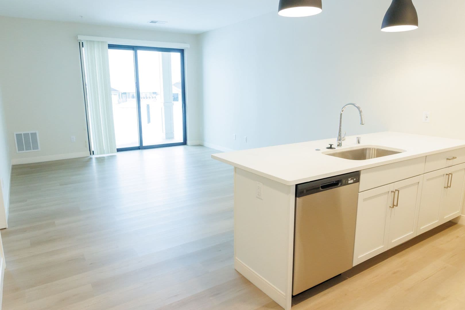 Menasha Apartment: 3001 - 3003 Community Way