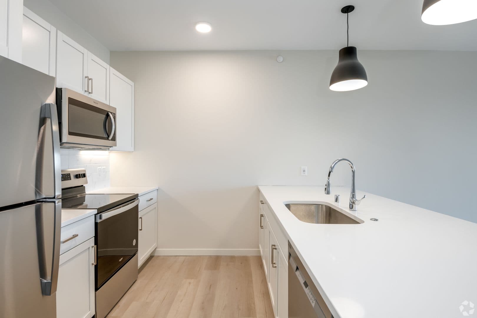 Menasha Apartment: 3001 - 3003 Community Way