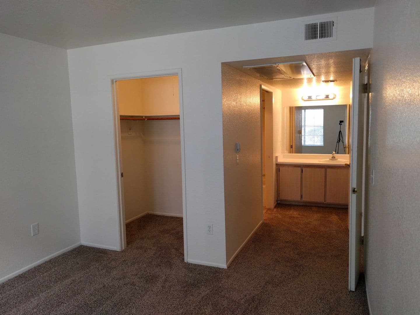 Flagstaff Apartment: 1000 W Forest Meadows St
