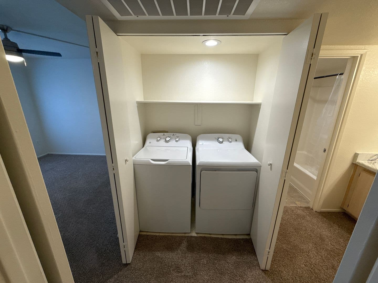 Flagstaff Apartment: 1000 W Forest Meadows St