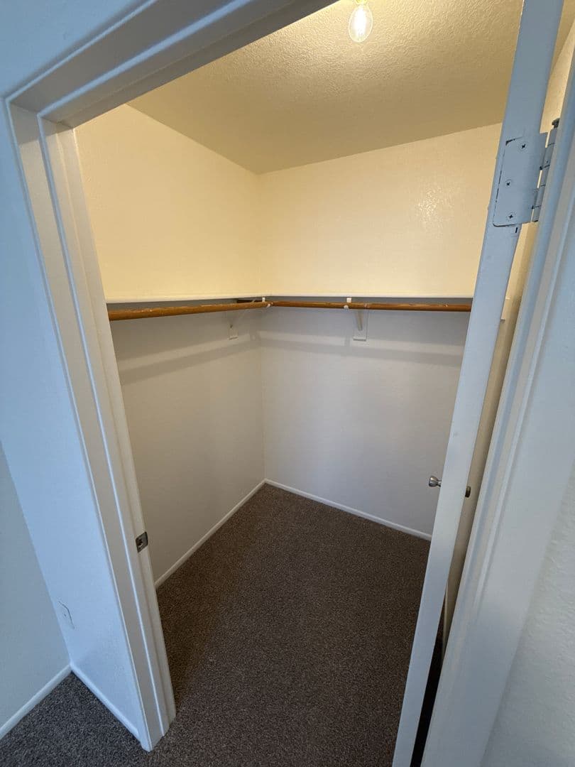 Flagstaff Apartment: 1000 W Forest Meadows St