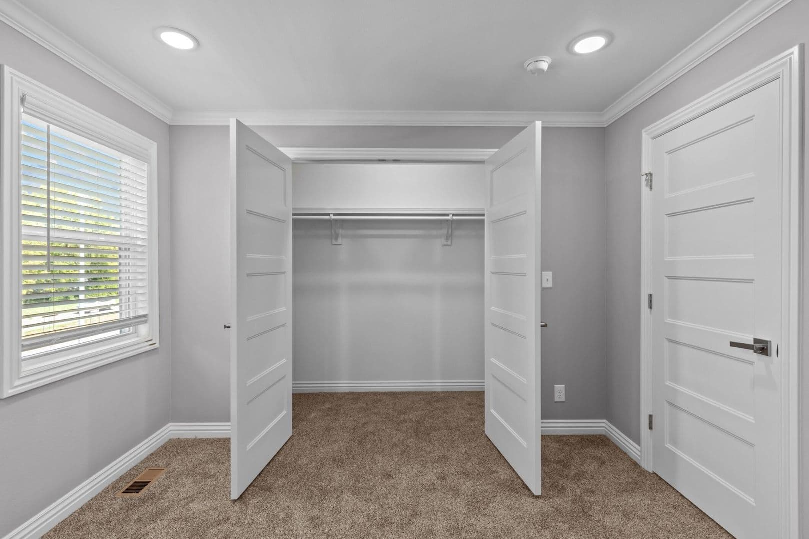 Springfield Townhome: 1500 West Grand Street