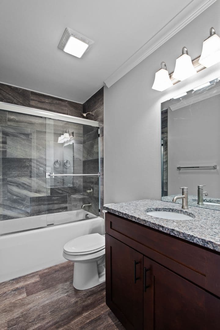 Springfield Townhome: 1500 West Grand Street