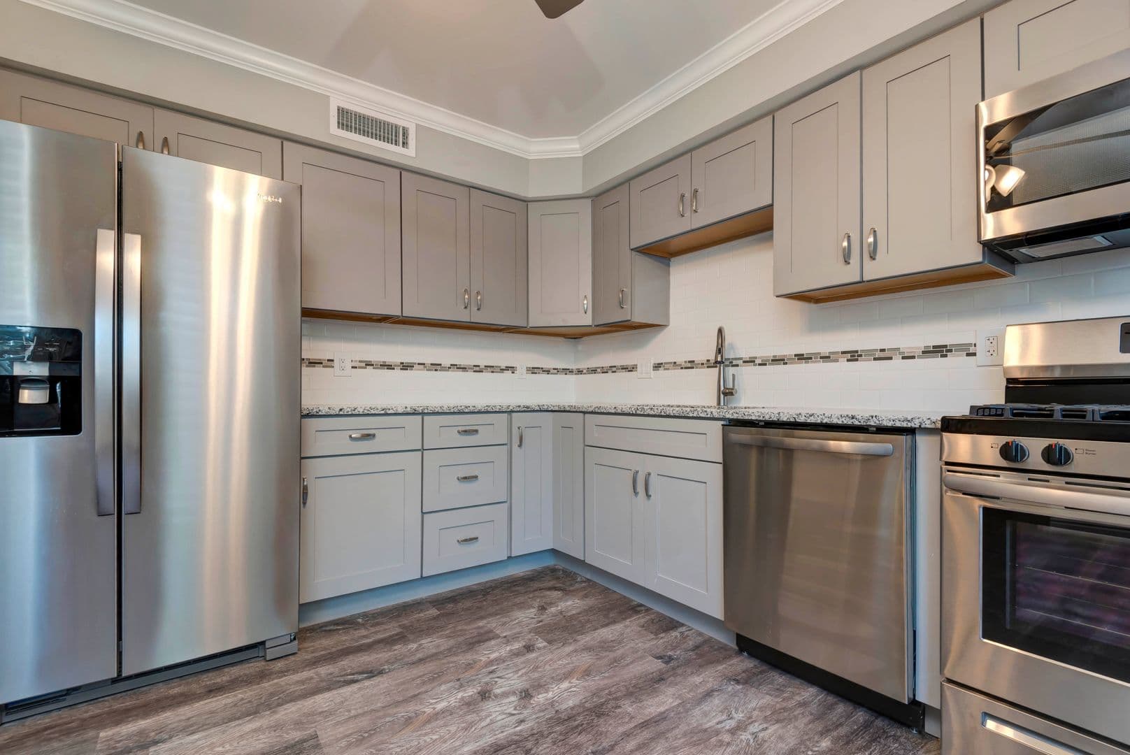 Springfield Townhome: 1500 West Grand Street