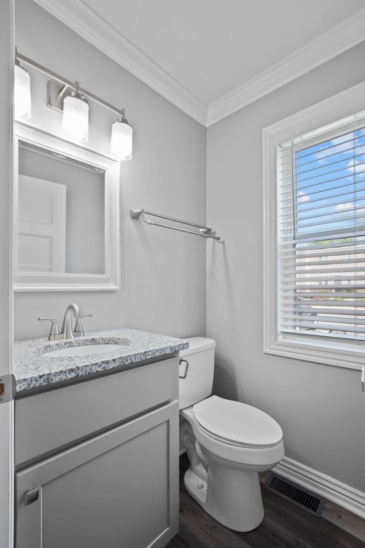 Springfield Townhome: 1500 West Grand Street