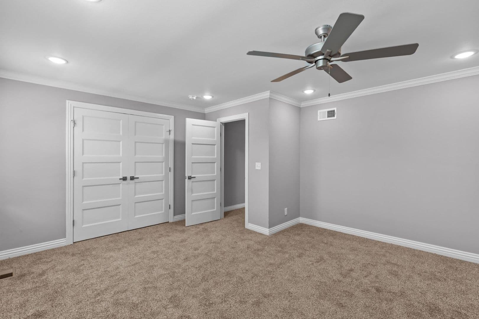 Springfield Townhome: 1500 West Grand Street