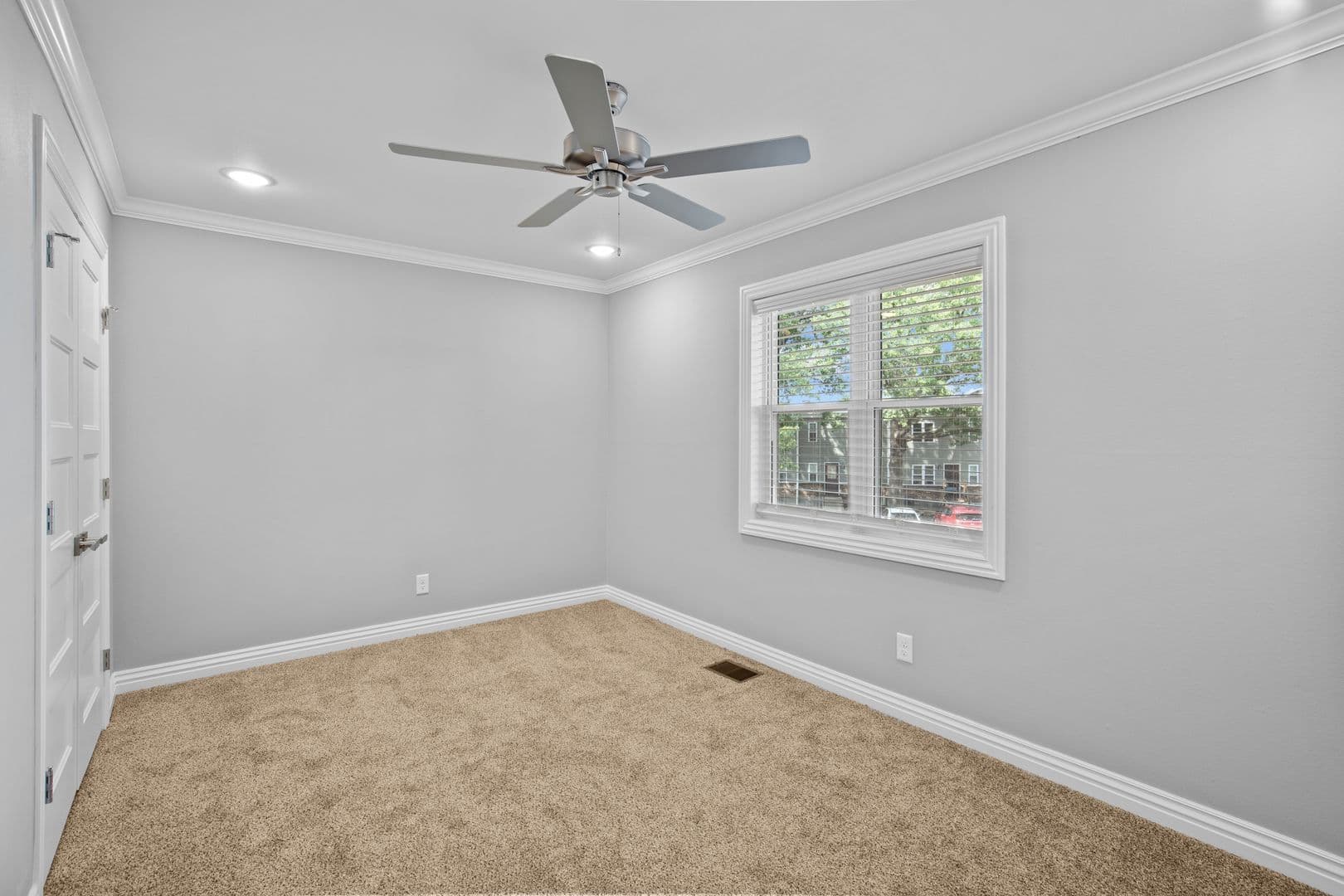 Springfield Townhome: 1500 West Grand Street