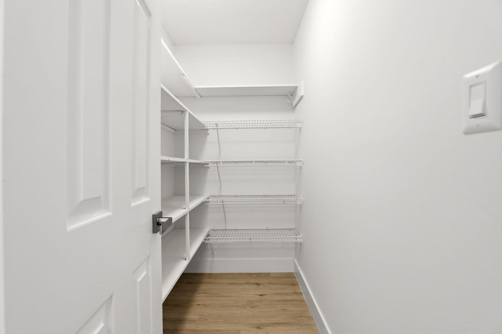 Sanford Apartment: 711 E 1st Street