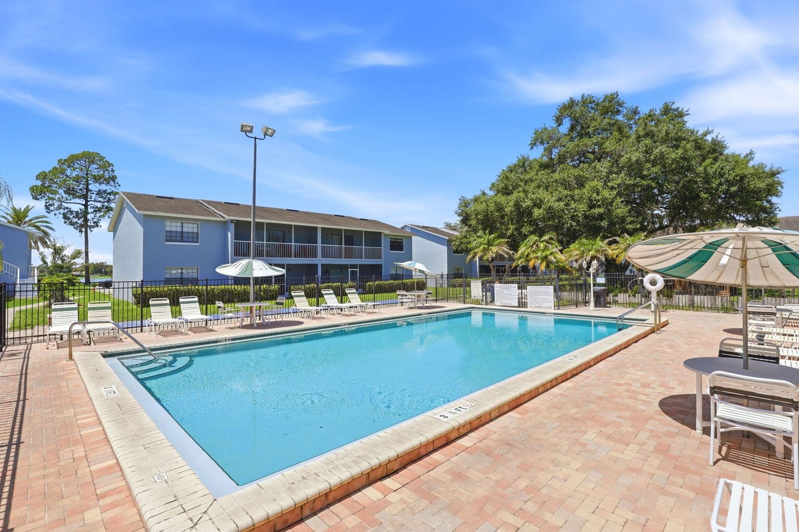 Kissimmee Apartment: 180 Royal Palm Drive