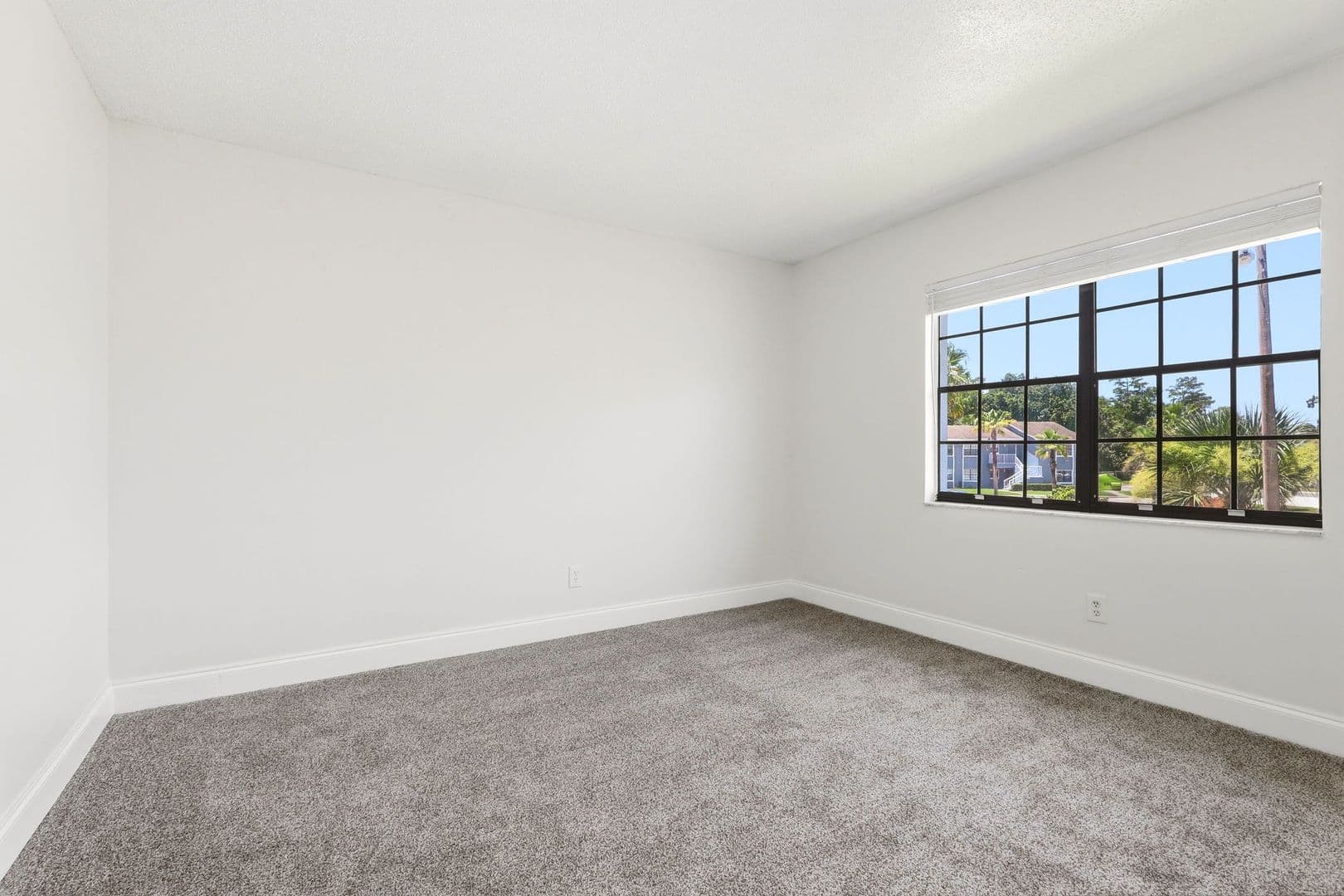 Kissimmee Apartment: 180 Royal Palm Drive