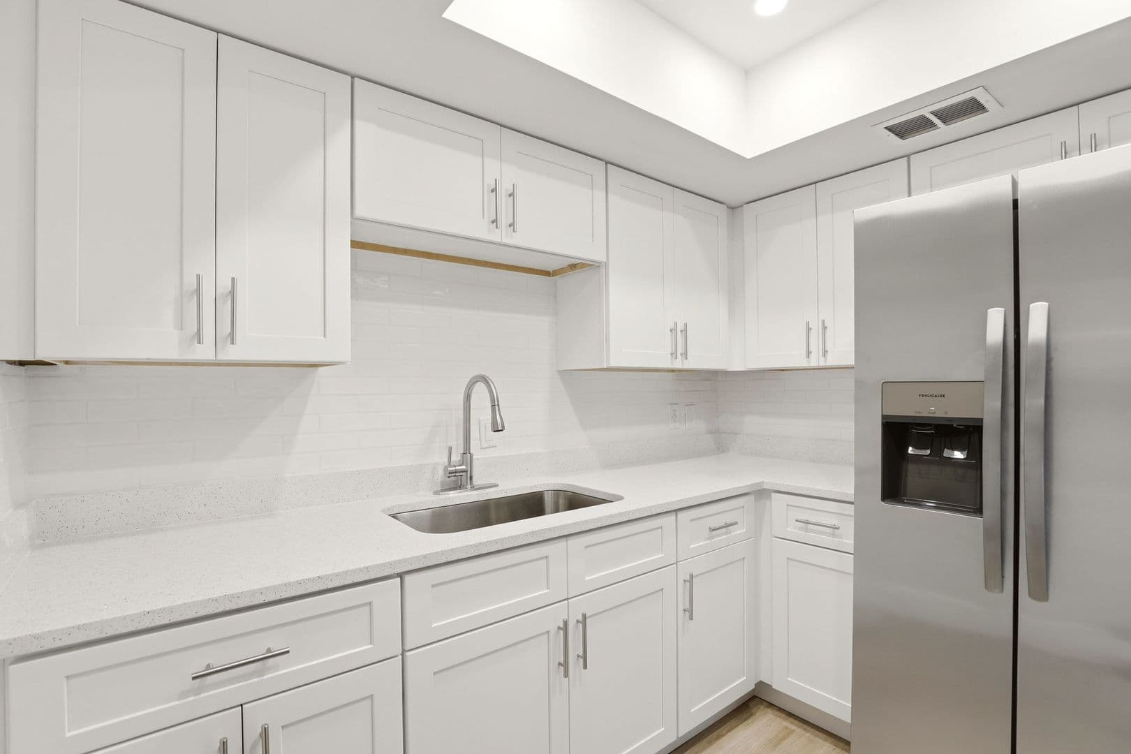 Sanford Apartment: 711 E 1st Street