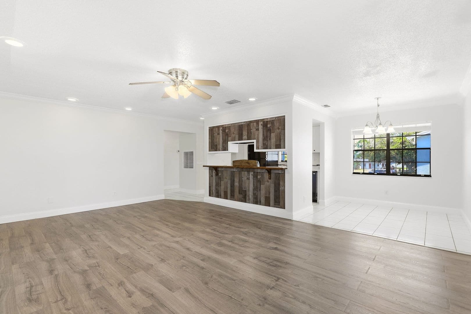 Kissimmee Apartment: 180 Royal Palm Drive
