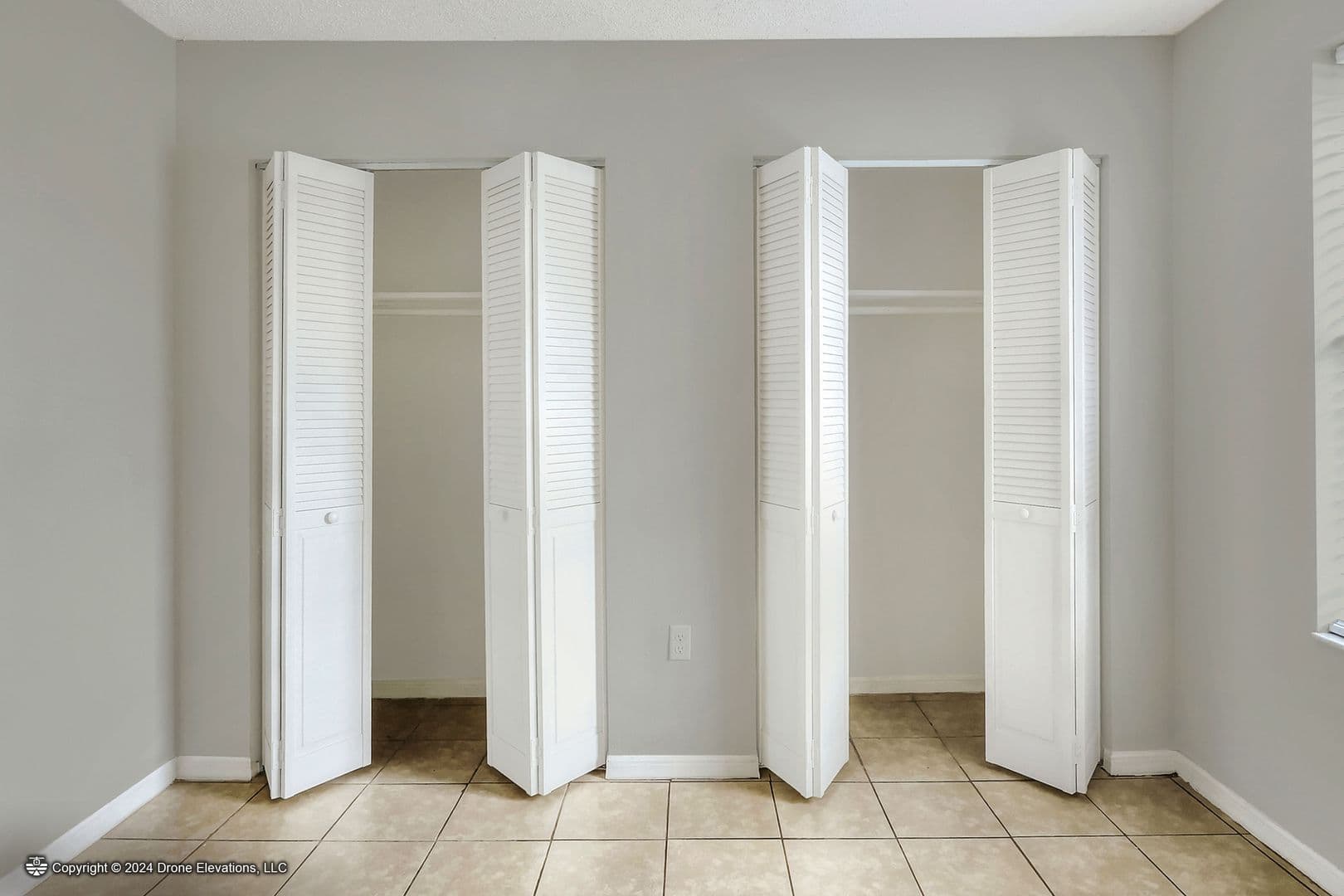 Eagle Lake Apartment: 2200 Clover Ridge Ct