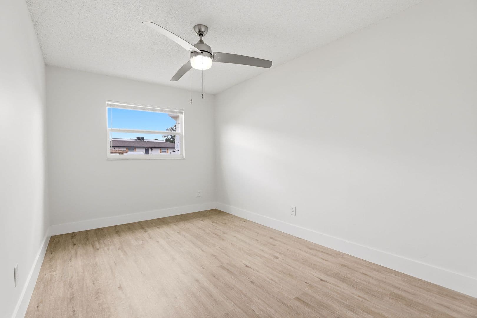Sanford Apartment: 711 E 1st Street