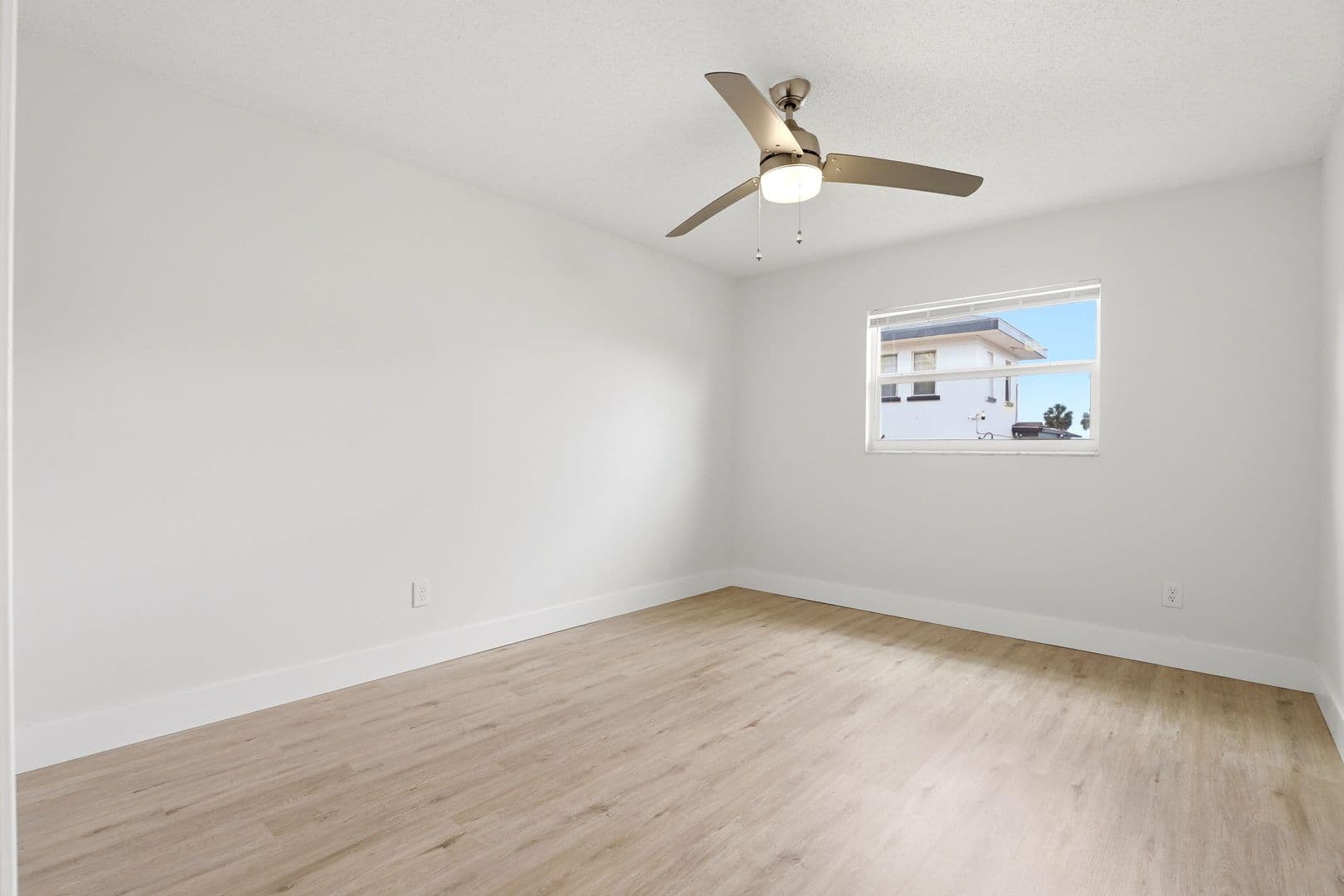 Sanford Apartment: 711 E 1st Street