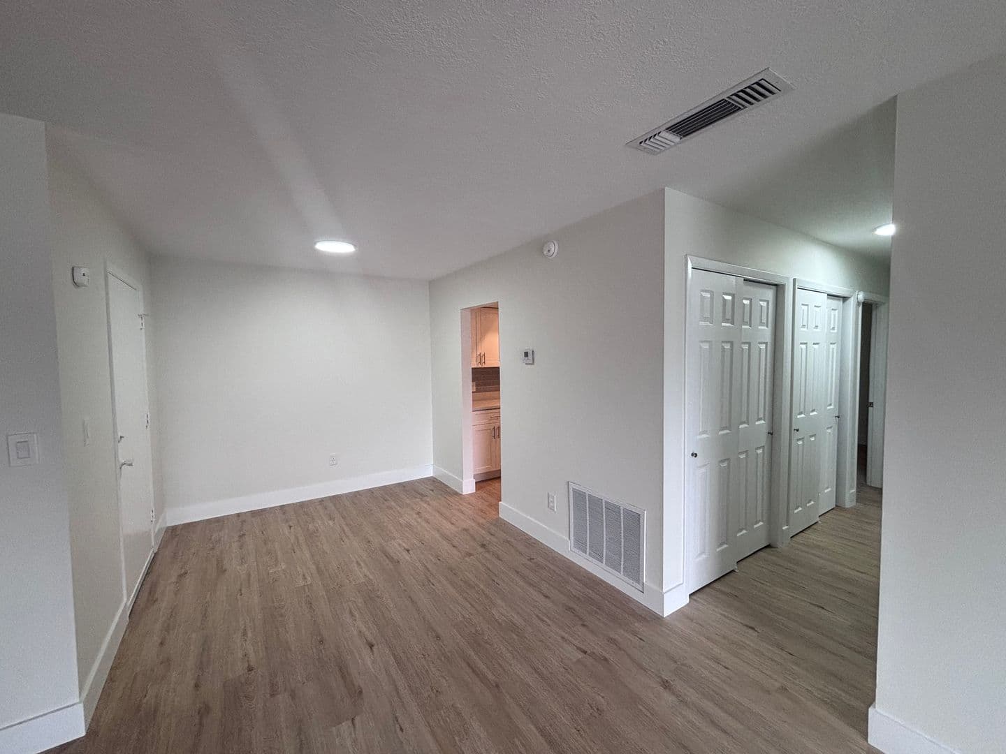 Sanford Apartment: 711 E 1st Street