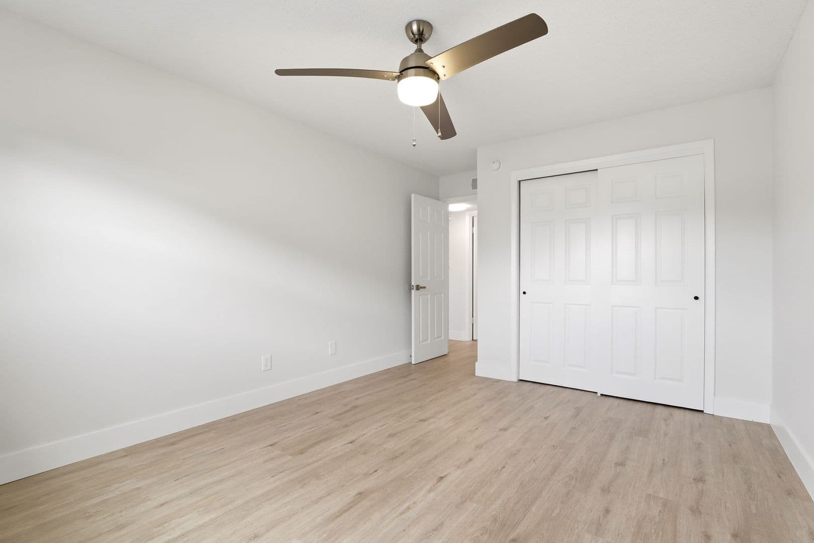 Sanford Apartment: 711 E 1st Street