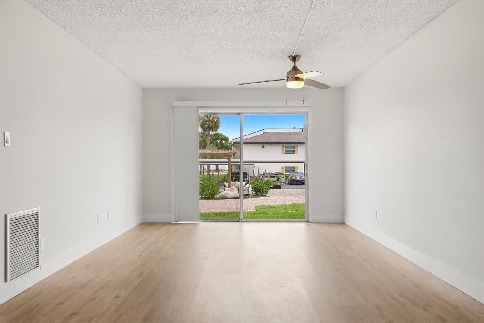 Sanford Apartment: 711 E 1st Street