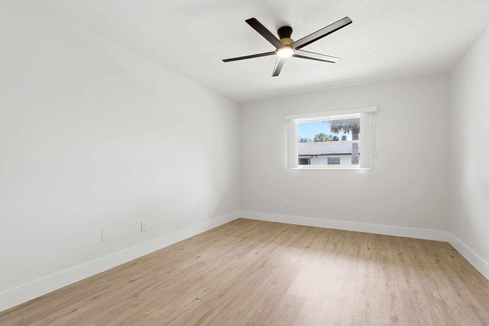 Sanford Apartment: 711 E 1st Street