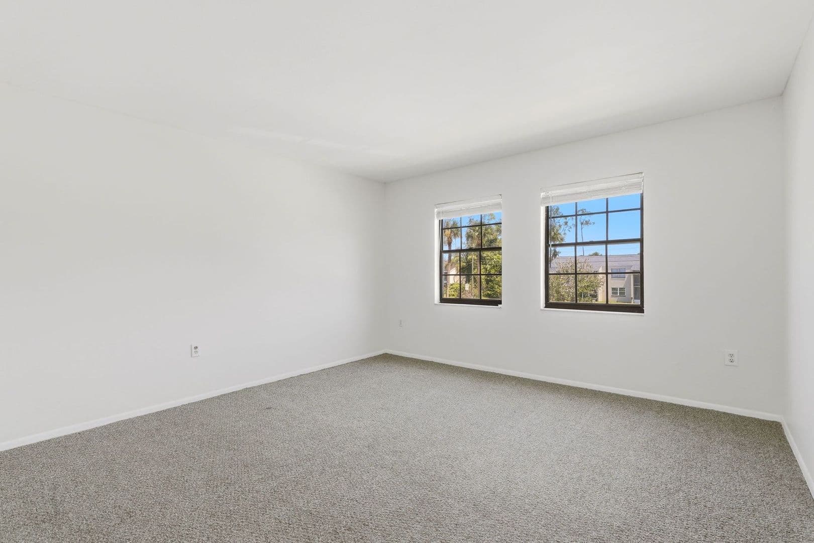 Kissimmee Apartment: 180 Royal Palm Drive