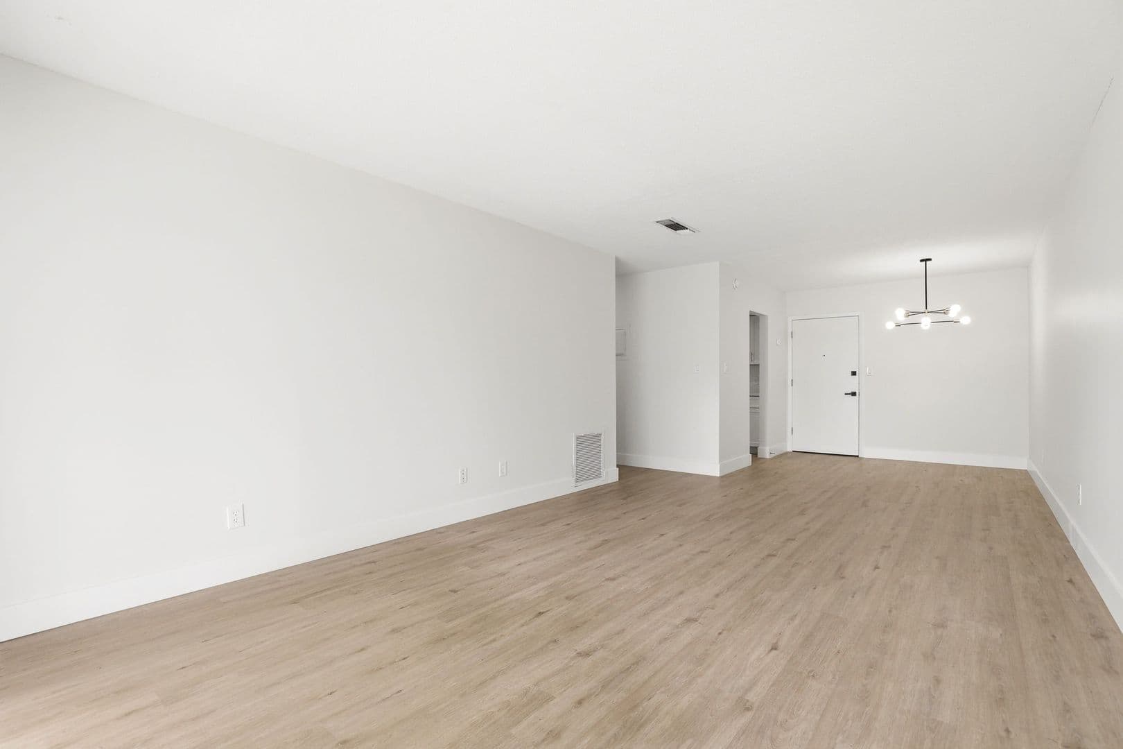 Sanford Apartment: 711 E 1st Street
