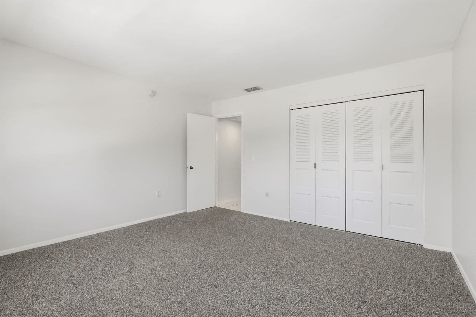 Kissimmee Apartment: 180 Royal Palm Drive