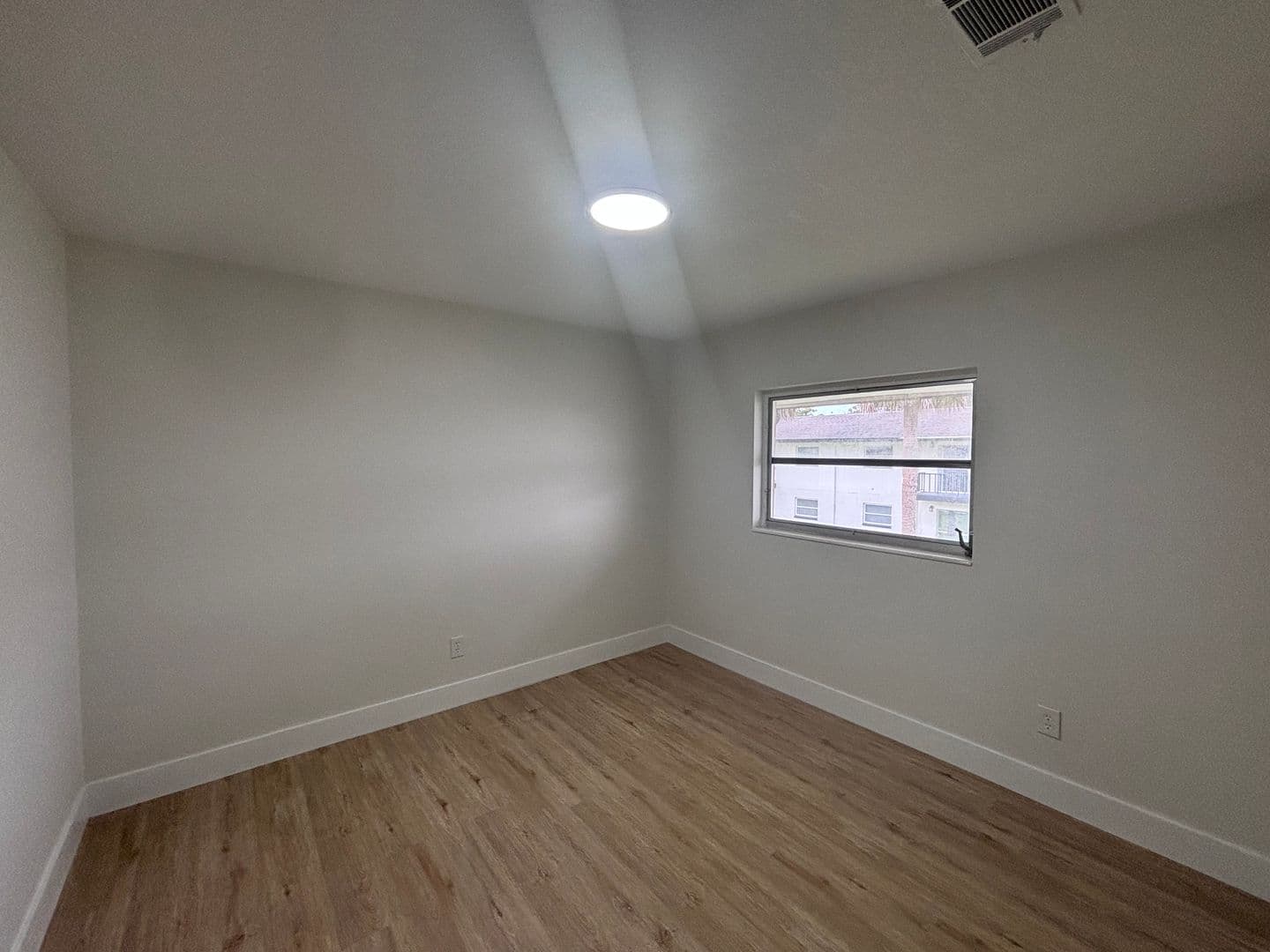 Sanford Apartment: 711 E 1st Street