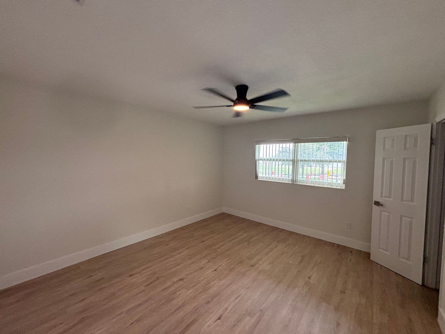 Sanford Apartment: 711 E 1st Street