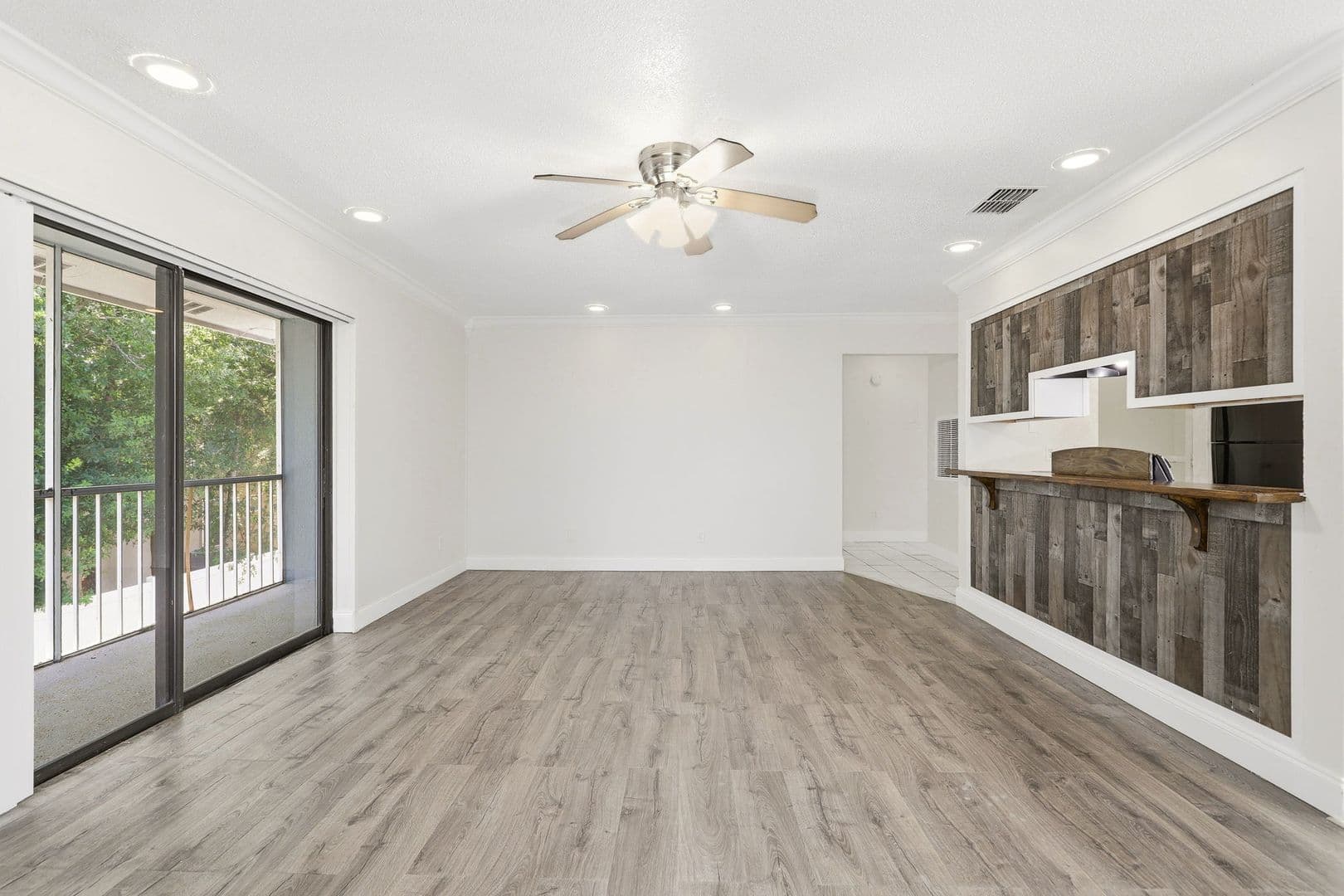Kissimmee Apartment: 180 Royal Palm Drive