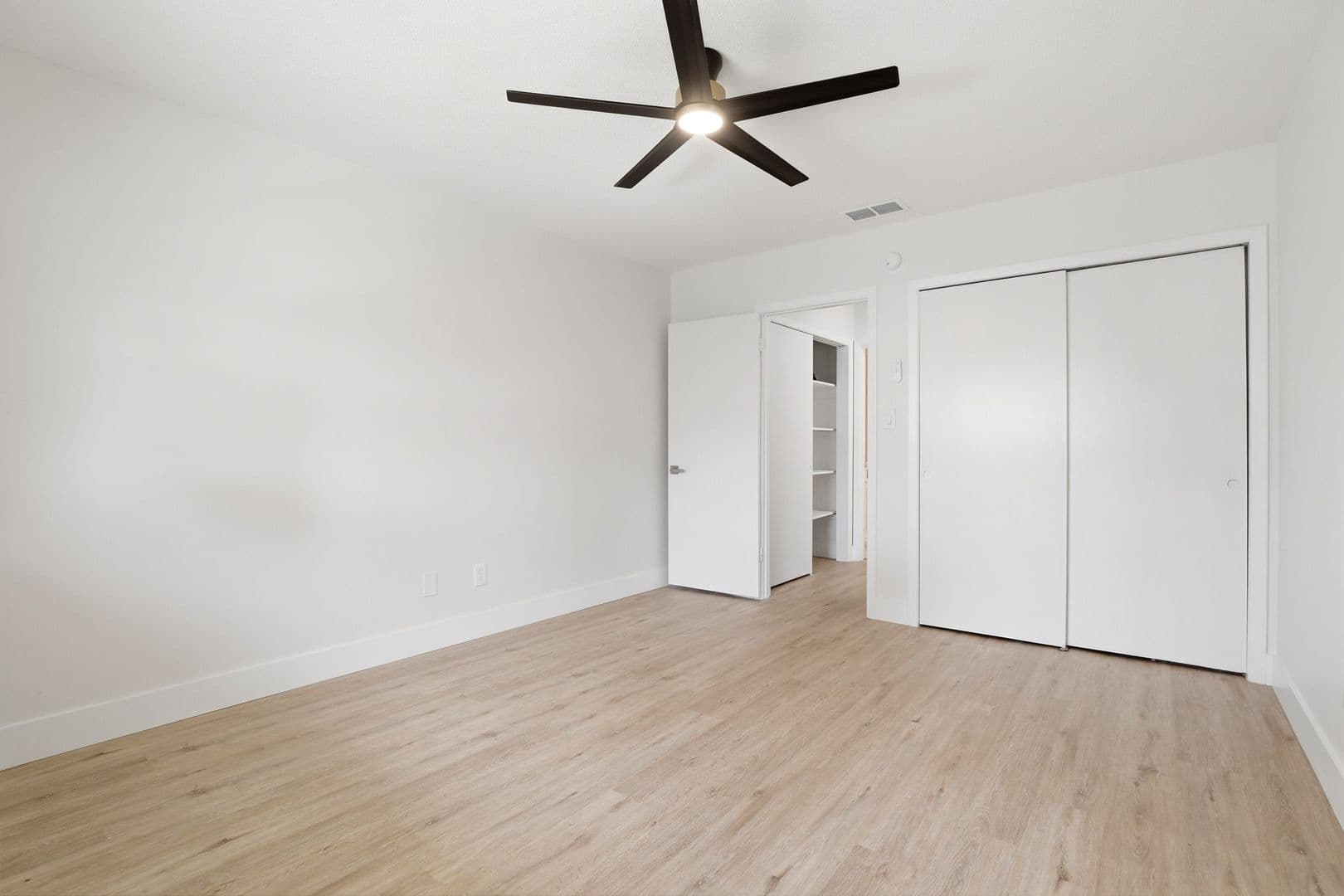 Sanford Apartment: 711 E 1st Street