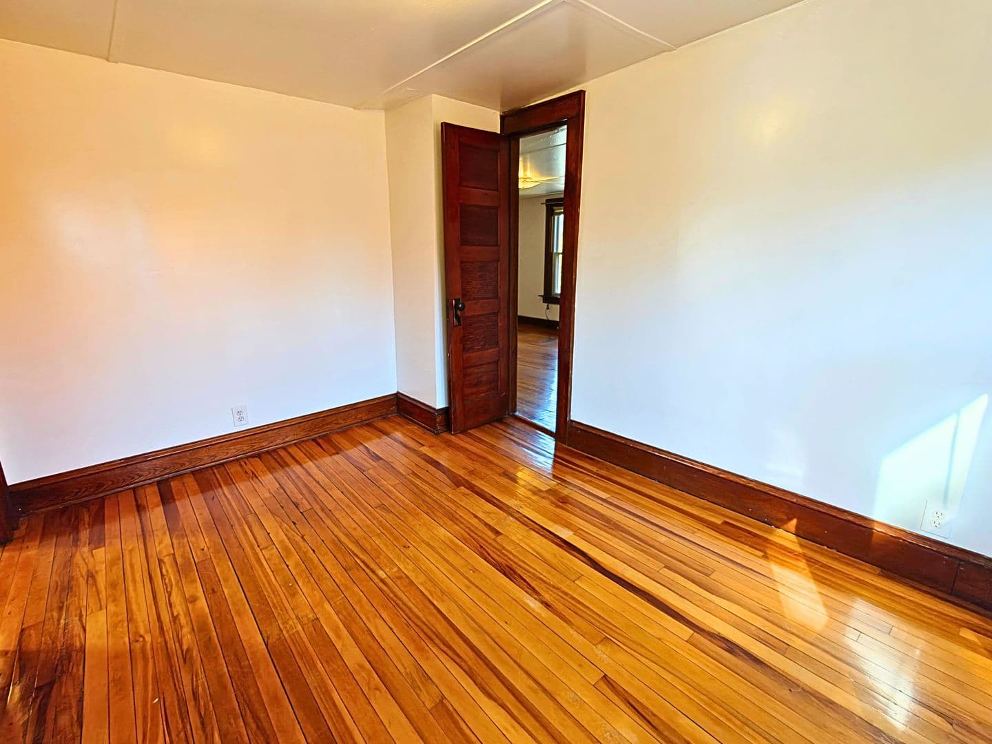 Westfield Apartment: 62 Granville Rd