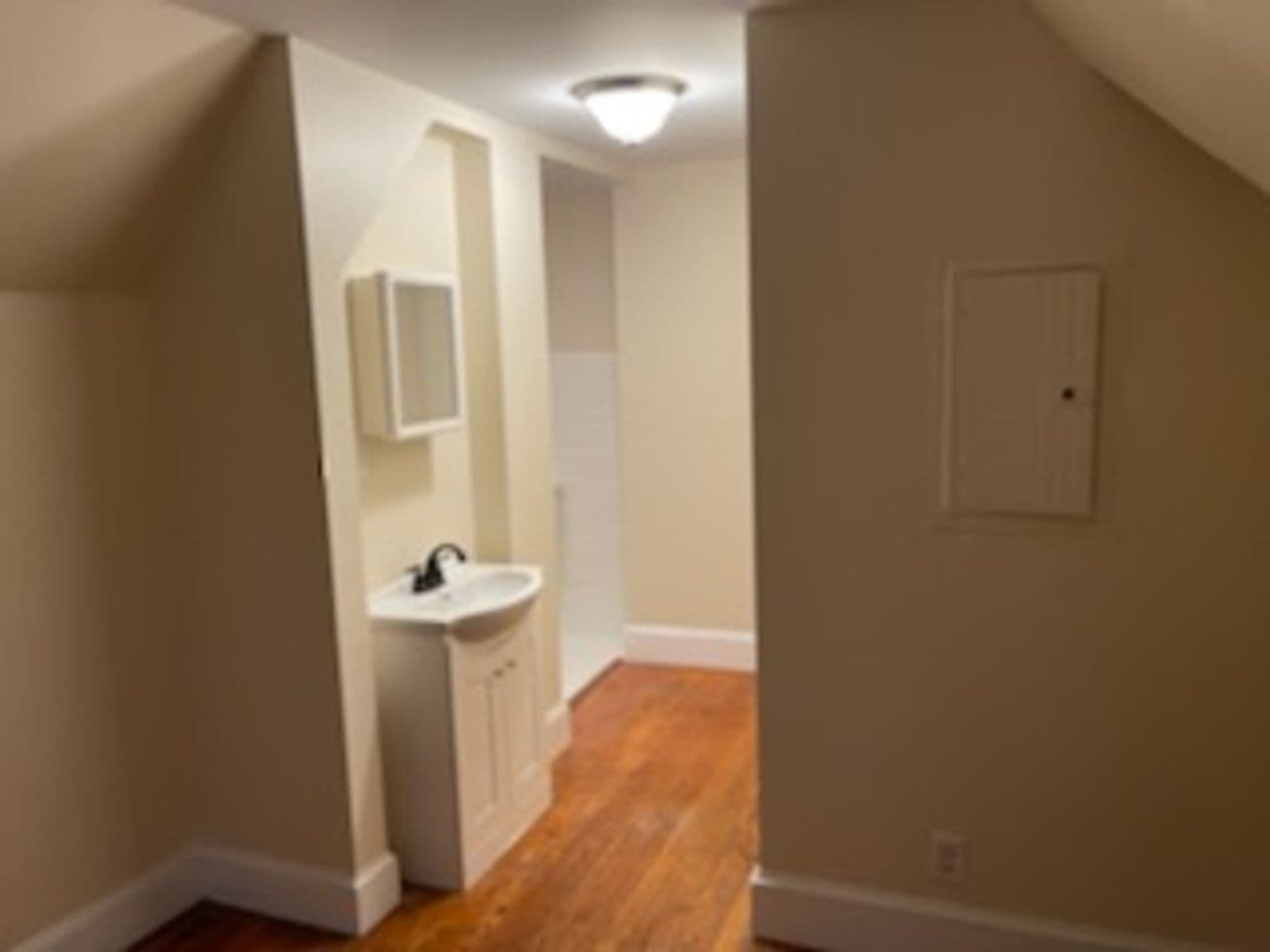 Northampton Apartment: 50 Phillips Place