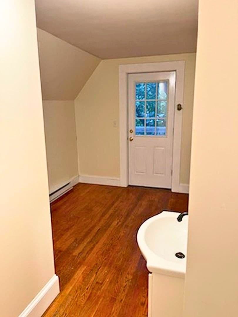 Northampton Apartment: 50 Phillips Place