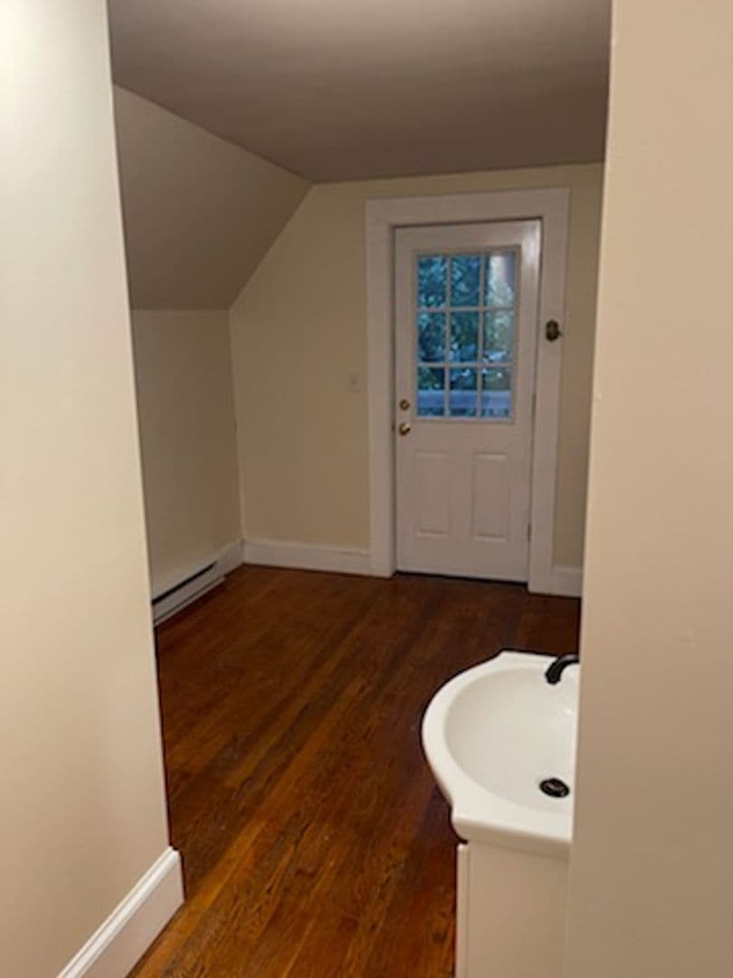 Northampton Apartment: 50 Phillips Place