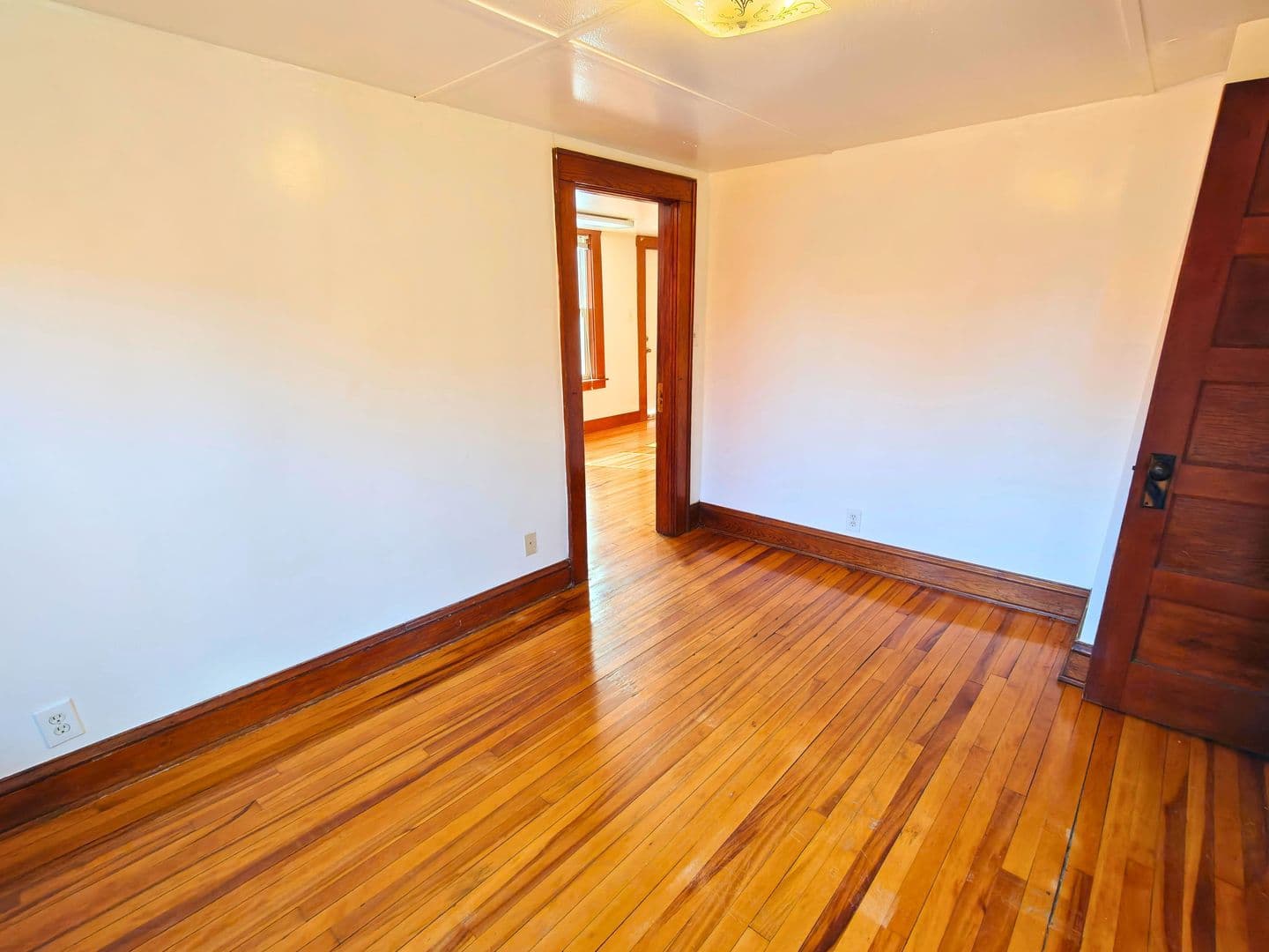 Westfield Apartment: 62 Granville Rd