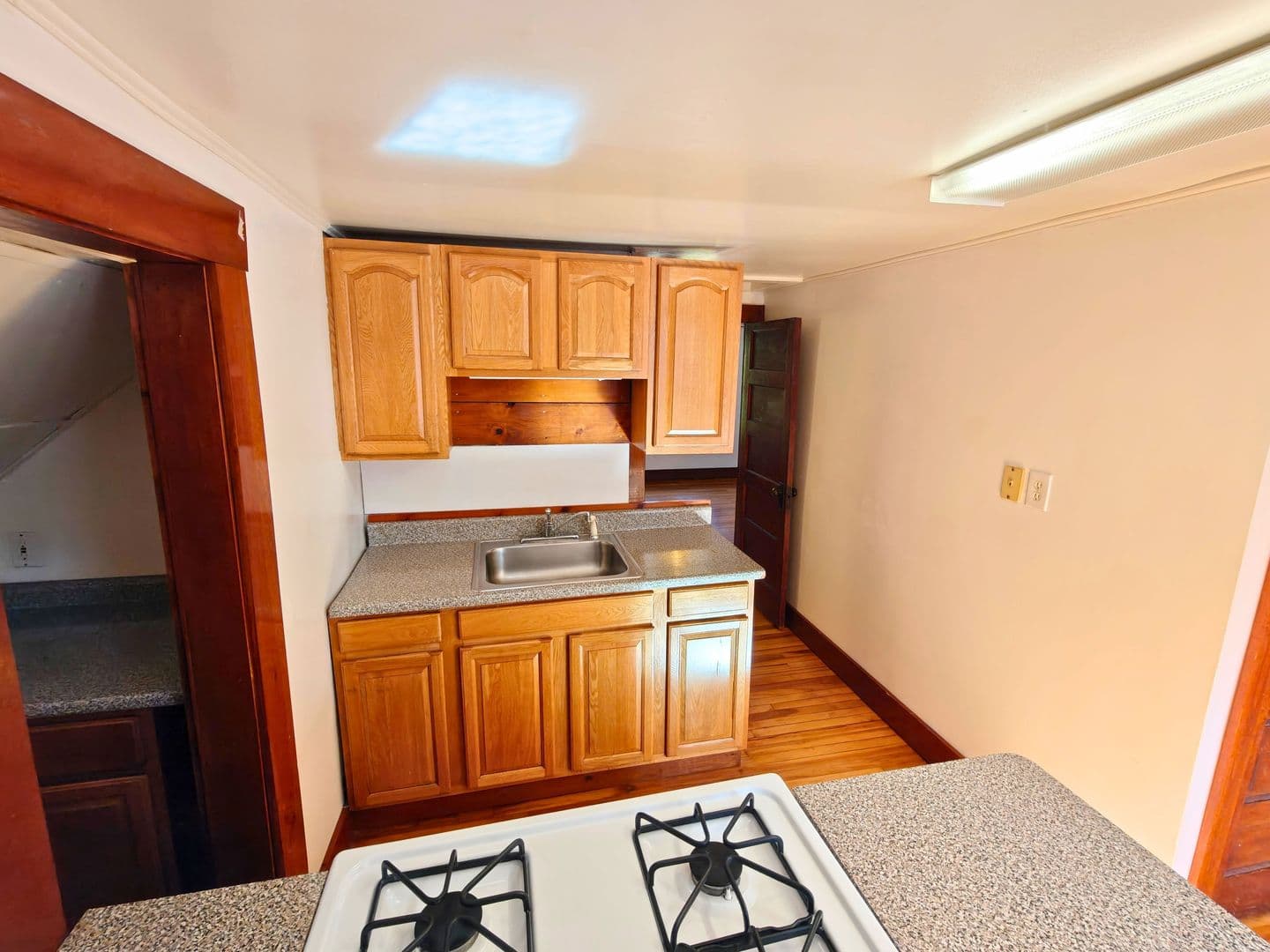 Westfield Apartment: 62 Granville Rd