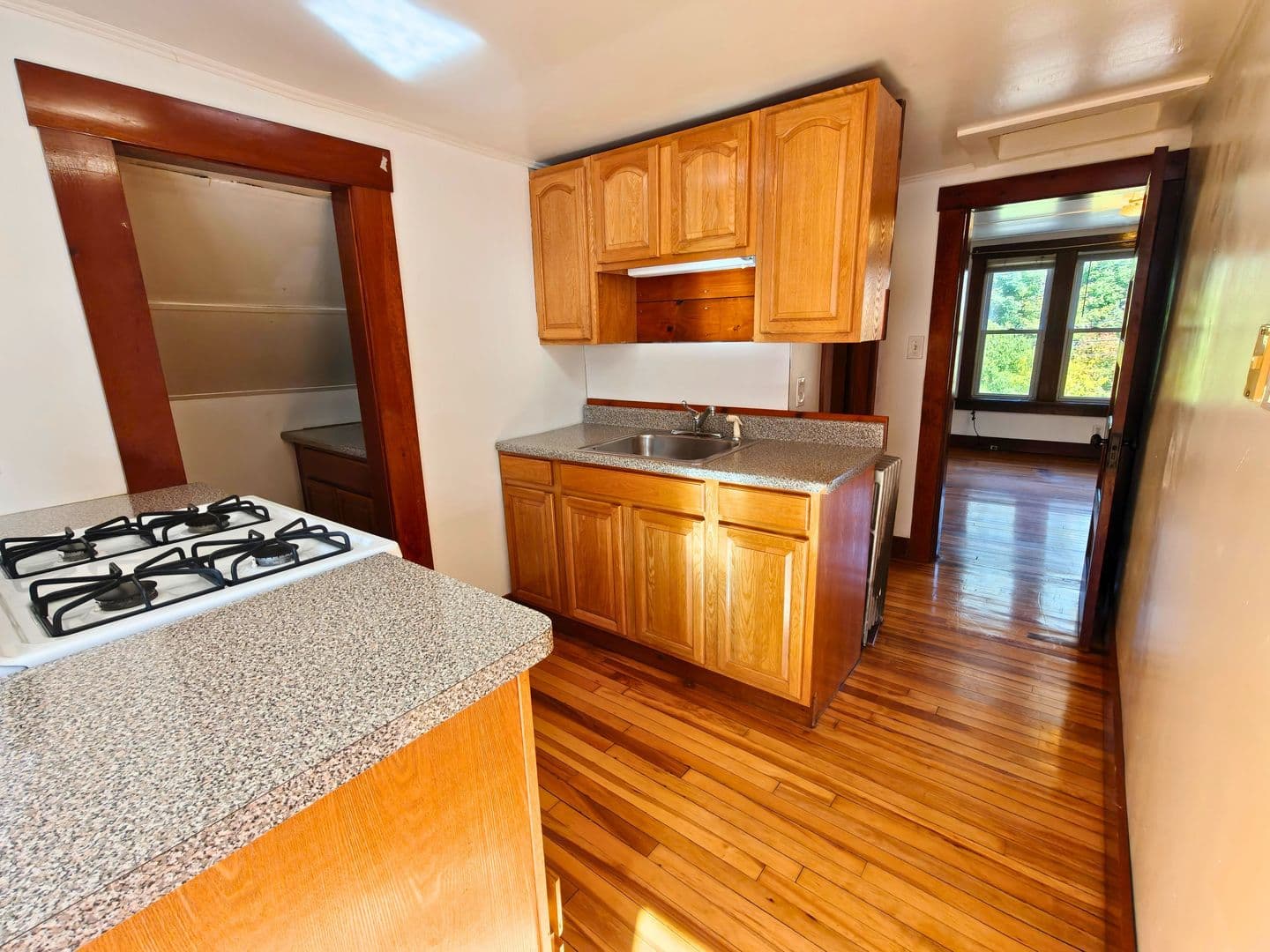 Westfield Apartment: 62 Granville Rd