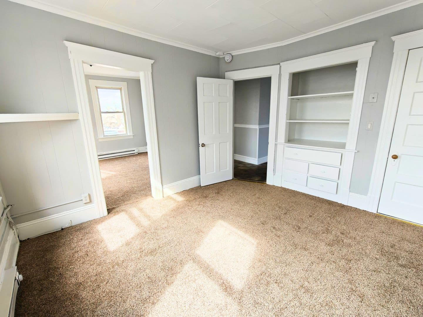 Chicopee Apartment: 21 Dale St