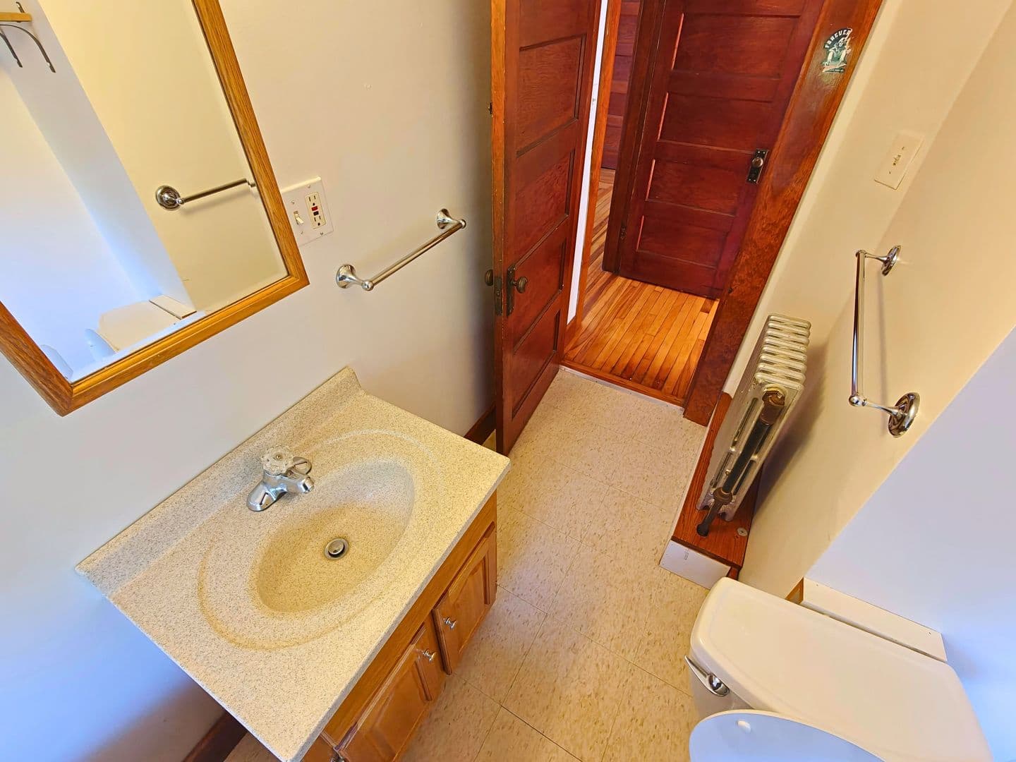 Westfield Apartment: 62 Granville Rd