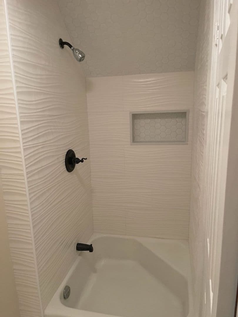 Northampton Apartment: 50 Phillips Place