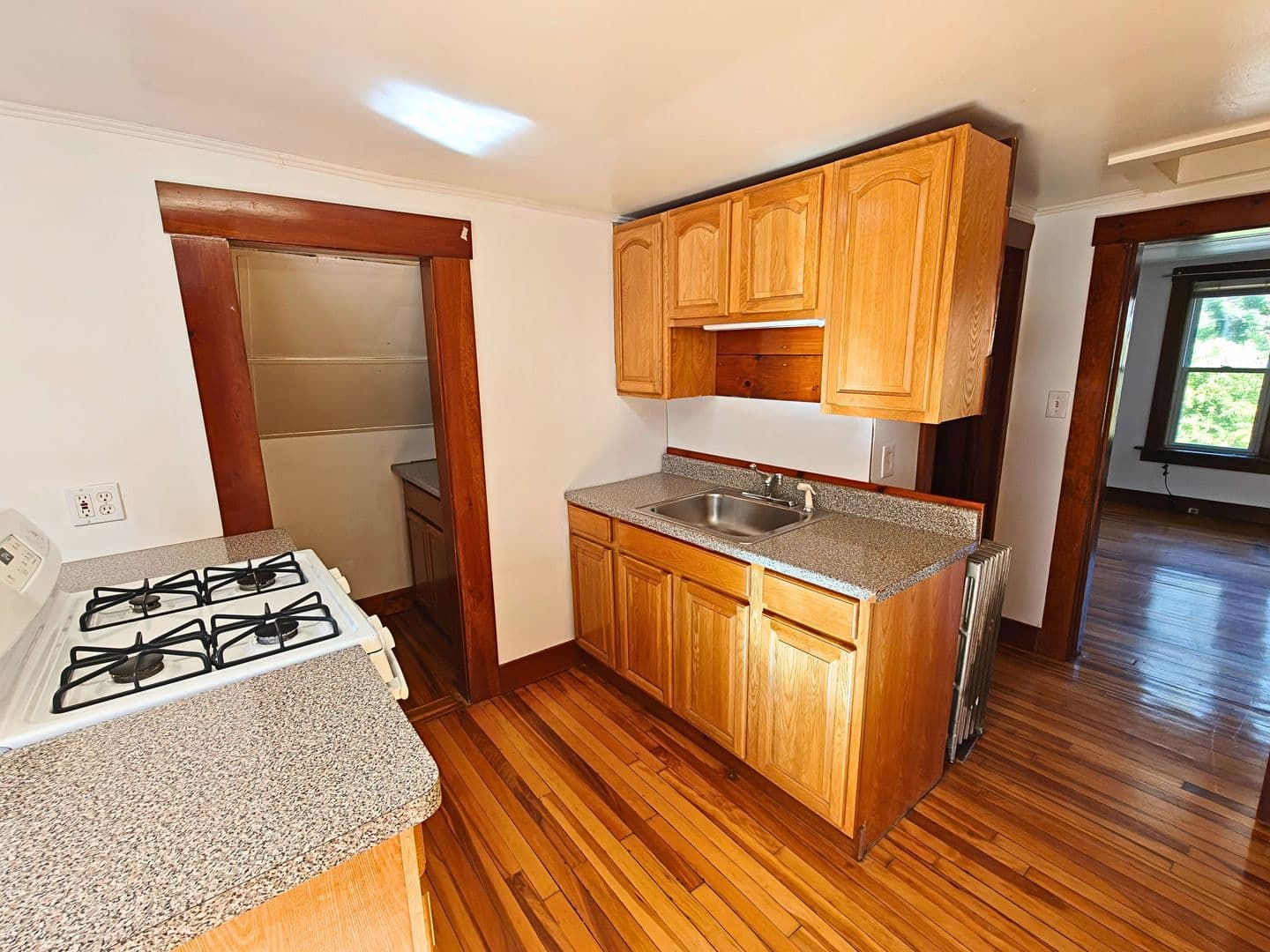 Westfield Apartment: 62 Granville Rd