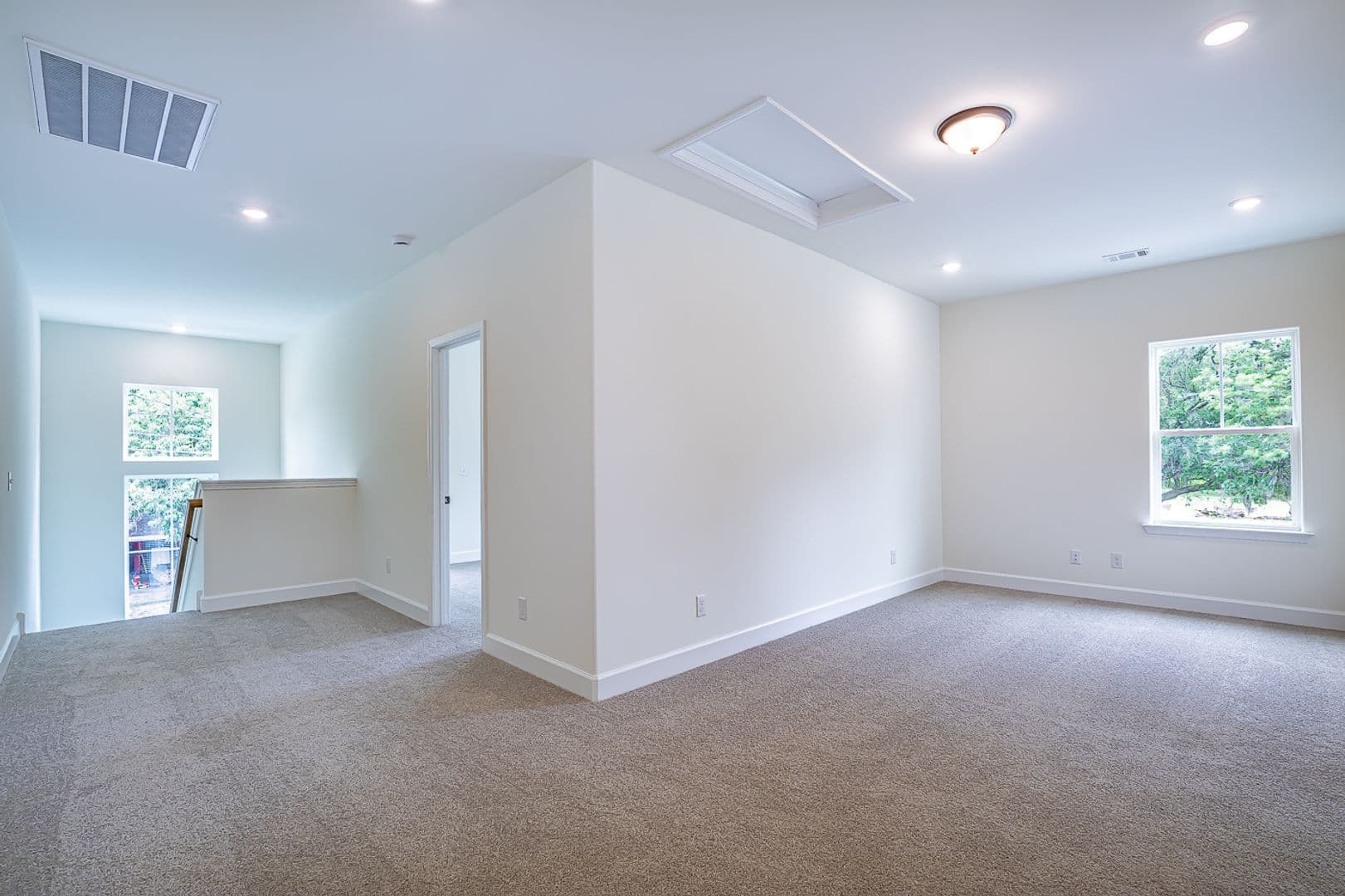 Ridgeland House: 252 Weathersbee Street
