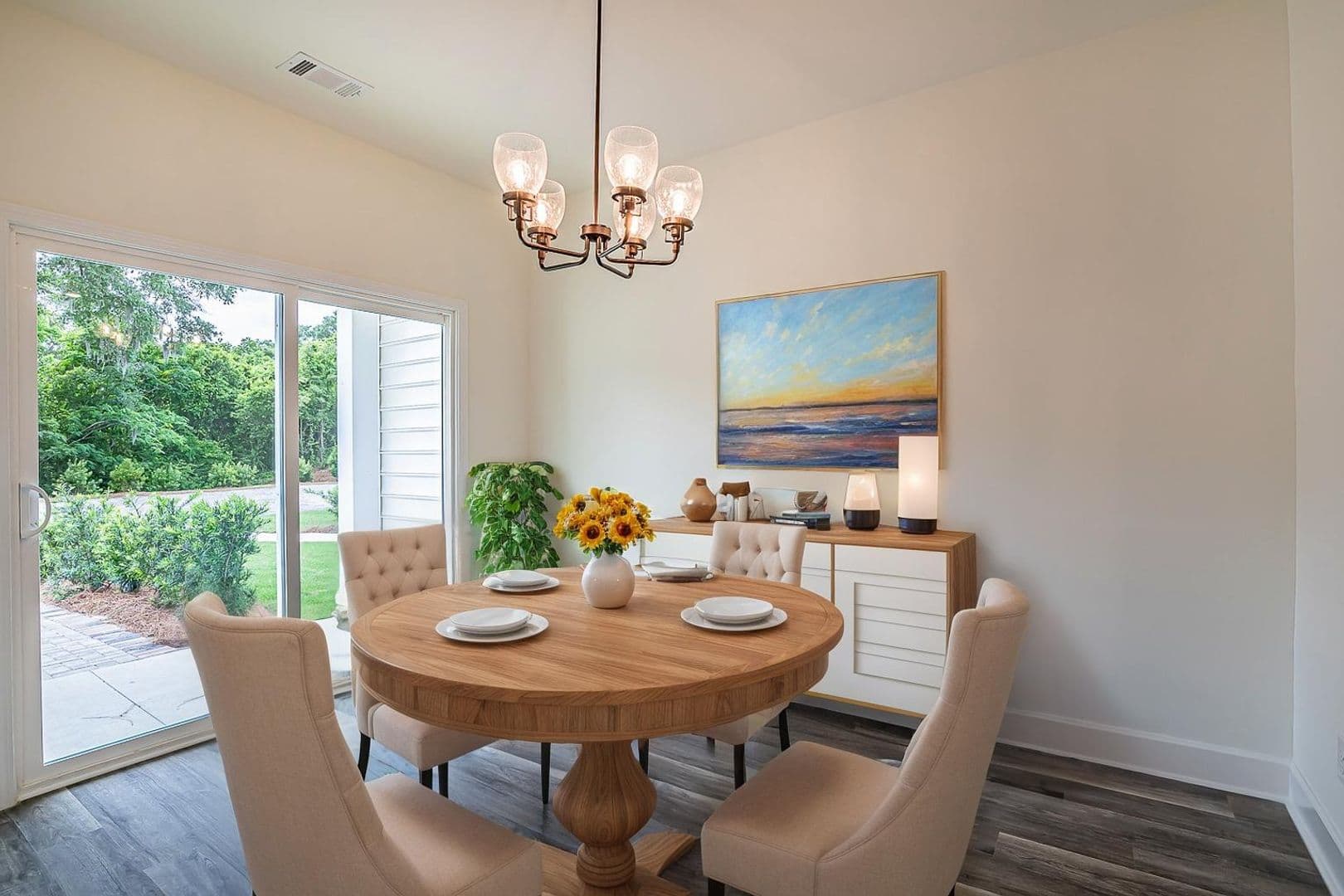 Ridgeland House: 252 Weathersbee Street