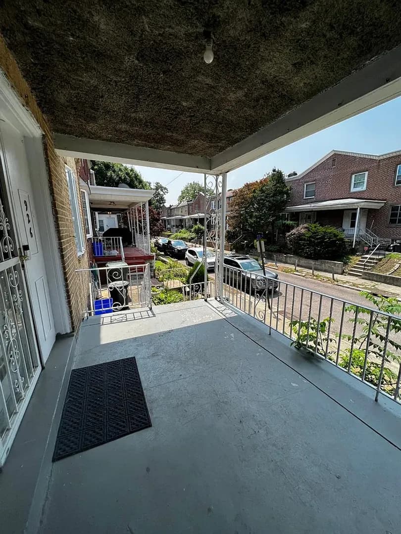 Philadelphia House: 926 E Stafford St