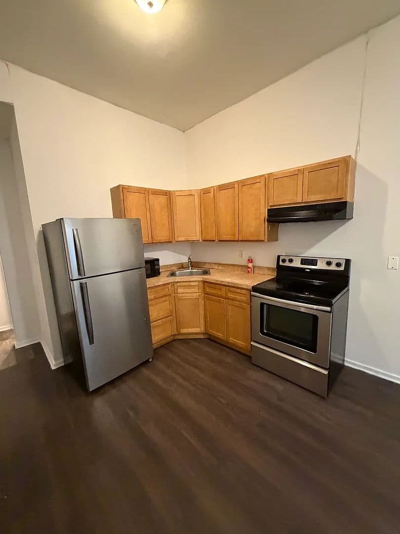 Philadelphia Apartment: 1918 W Diamond St