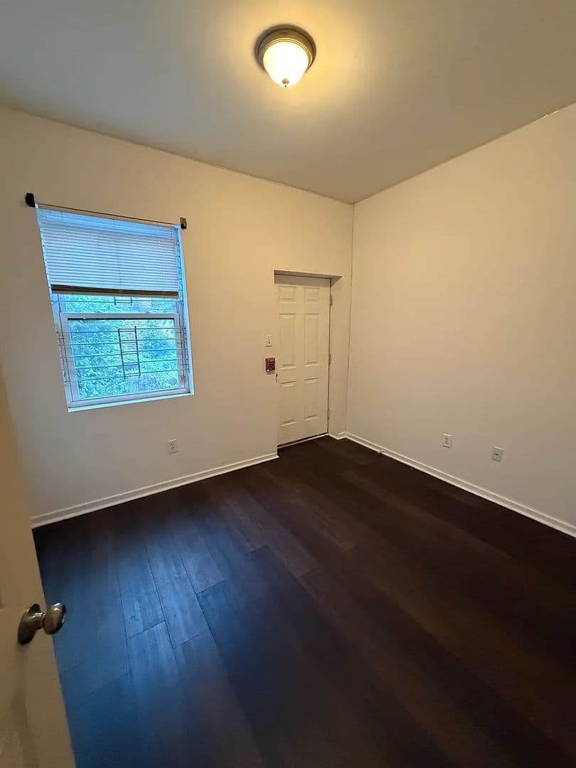 Philadelphia Apartment: 1918 W Diamond St