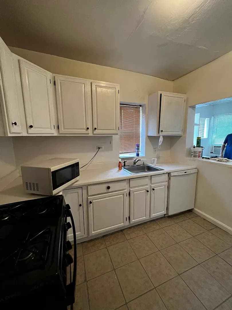 Philadelphia House: 926 E Stafford St