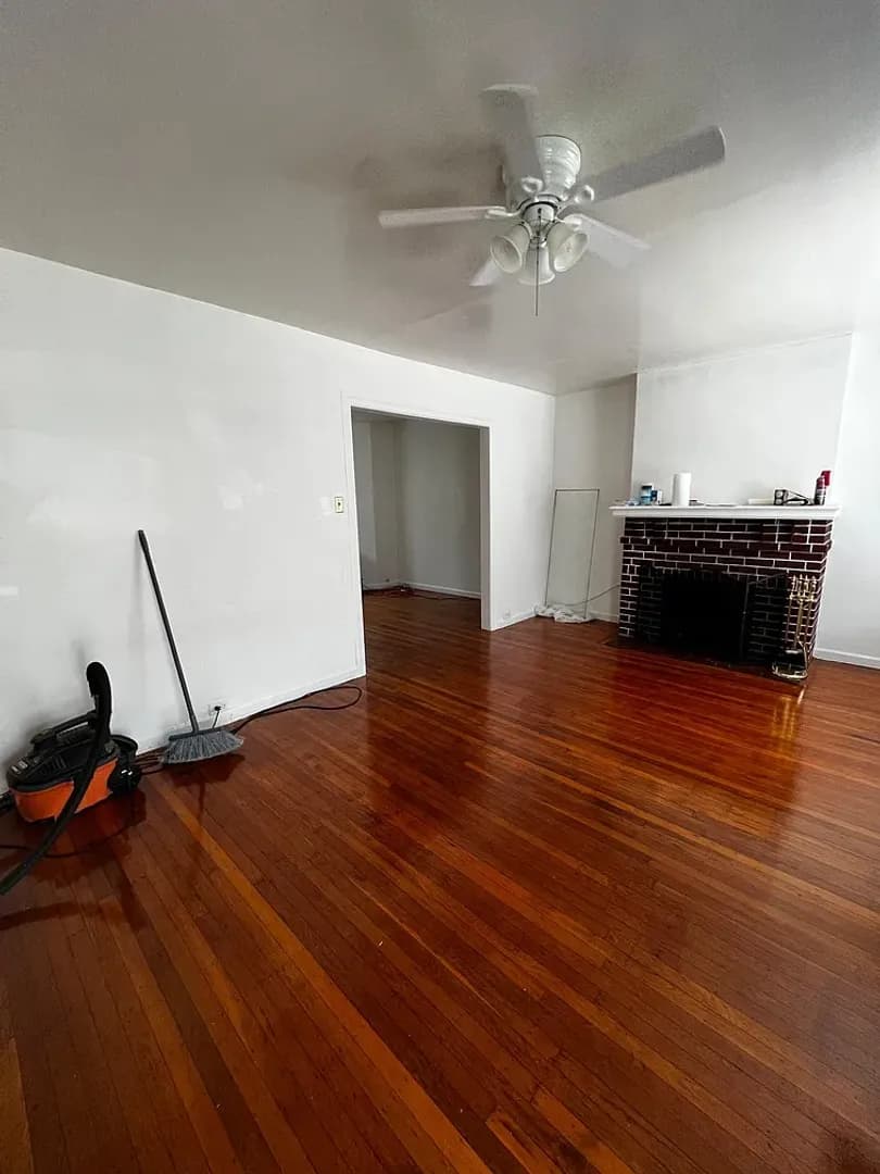 Philadelphia House: 926 E Stafford St