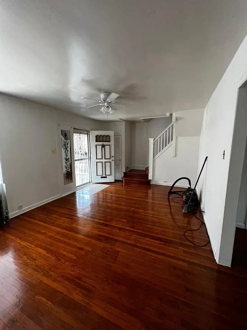 Philadelphia House: 926 E Stafford St