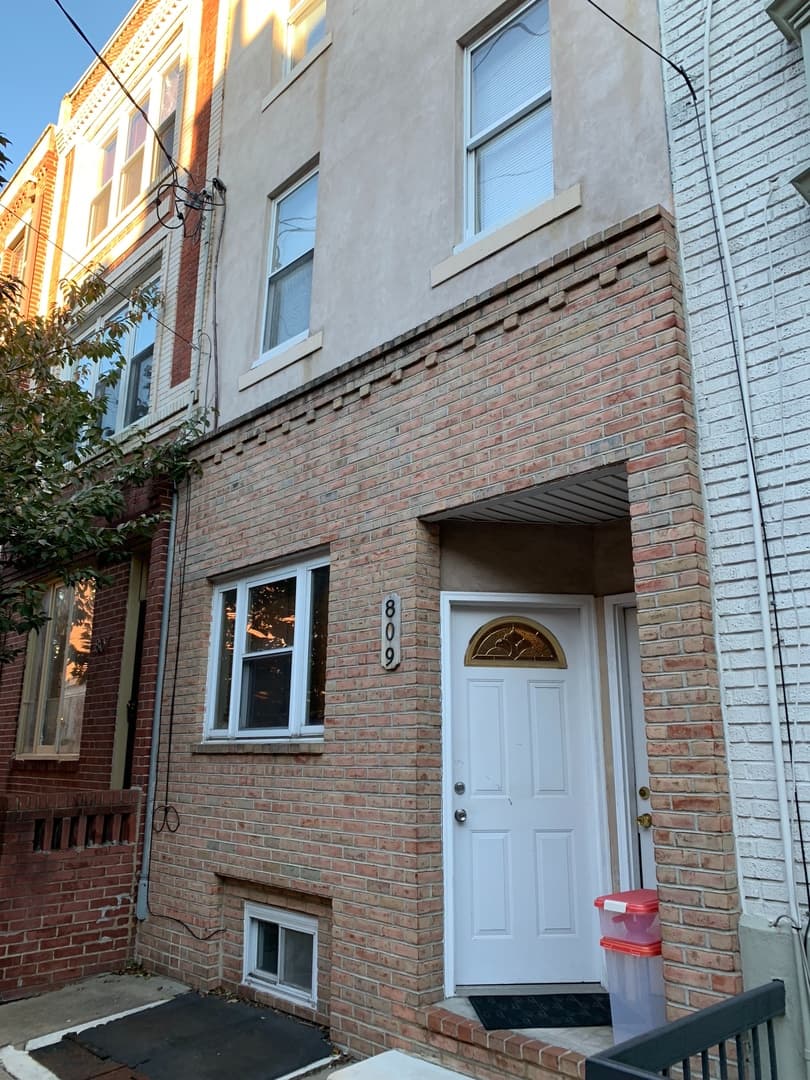 Philadelphia Apartment: 809 S 10th St